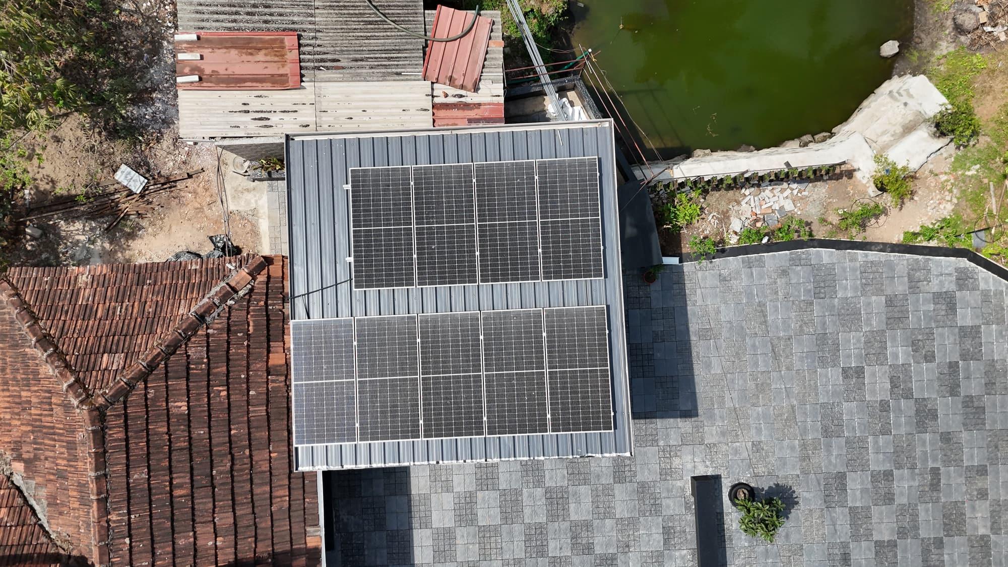 Drone view of a finished SEDNA installation on a metal roof